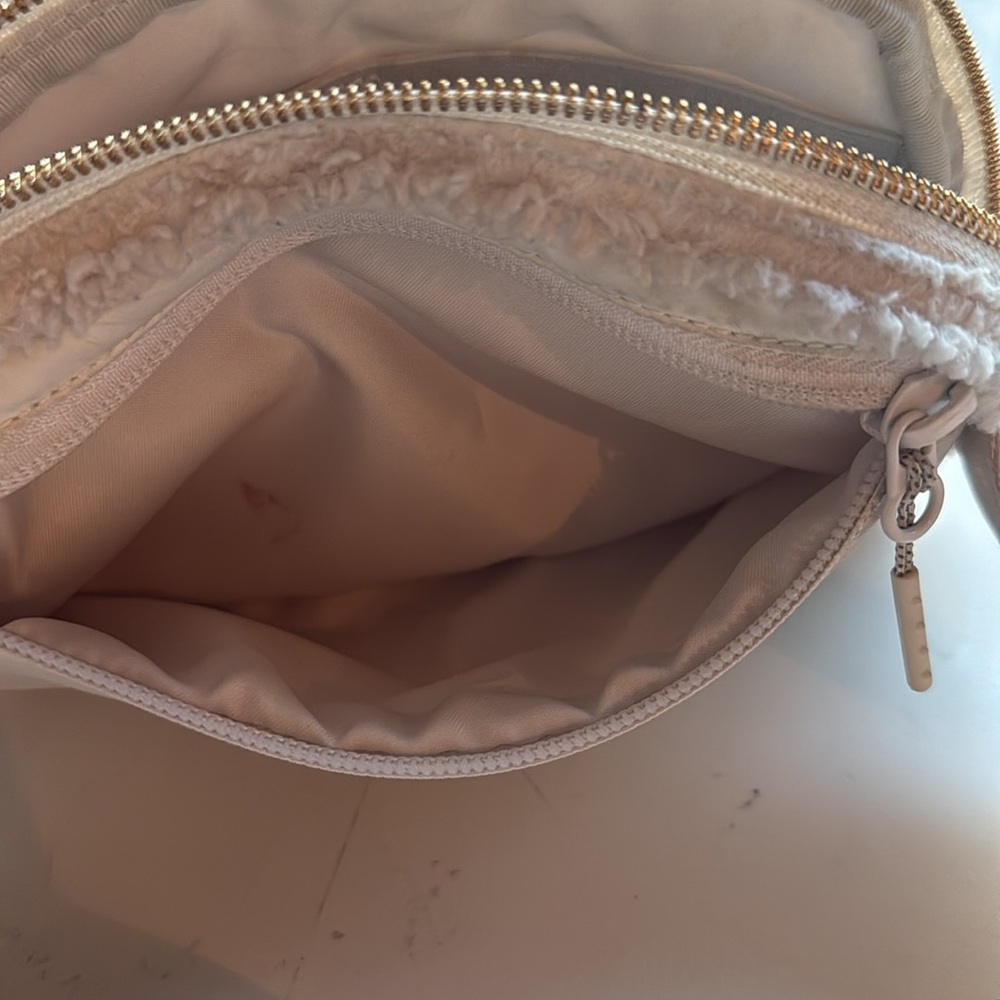 Lululemon Everywhere Sherpa Belt Bag Fleece In Color White Ivory and Gold - Picture 10 of 15